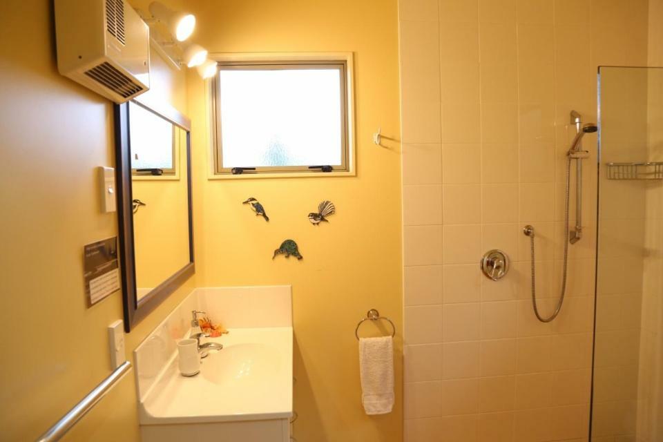 אהיפרה Gems Seaside Lodge מראה חיצוני תמונה